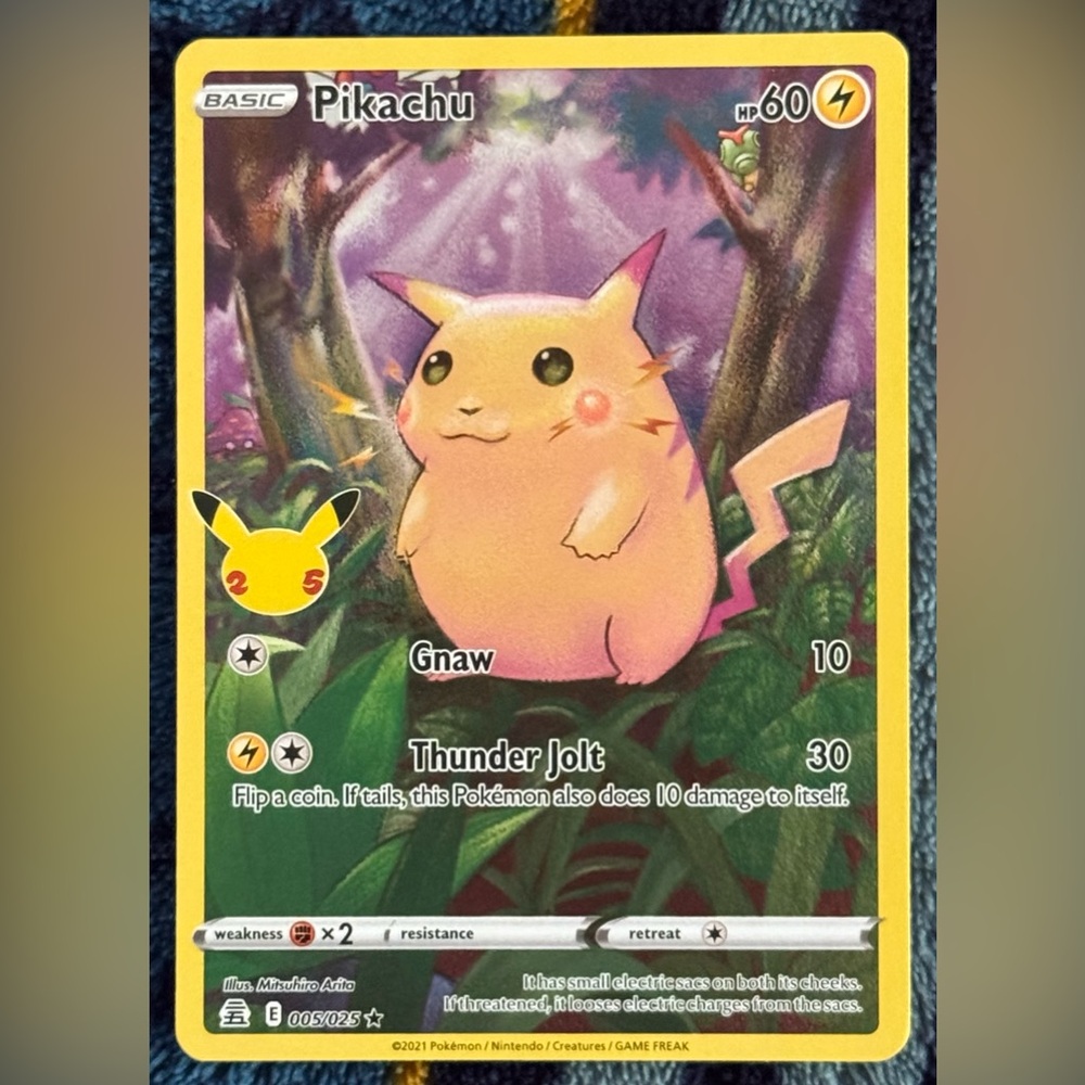 Pikachu 005/025 Celebrations Holo Full Art (NM)